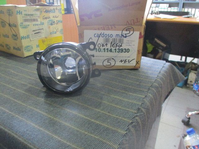 Farol nevoeiro frente esquerdo FORD Fiesta V (JH_, JD_)