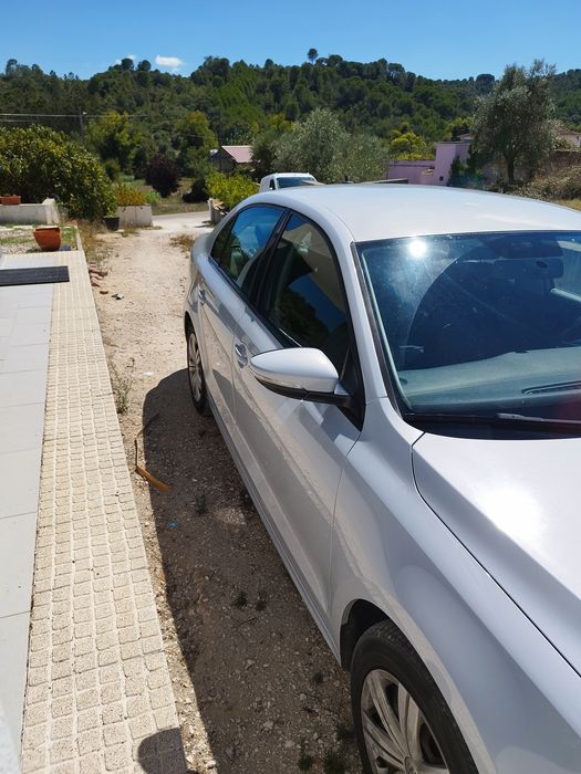 VW  Jetta 2.0 TDI Blumotion