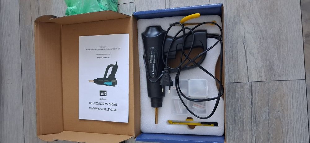 Pistolet do spawania plastiku