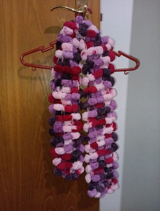 Cachecol de Pompom (brasileiros) e tricot