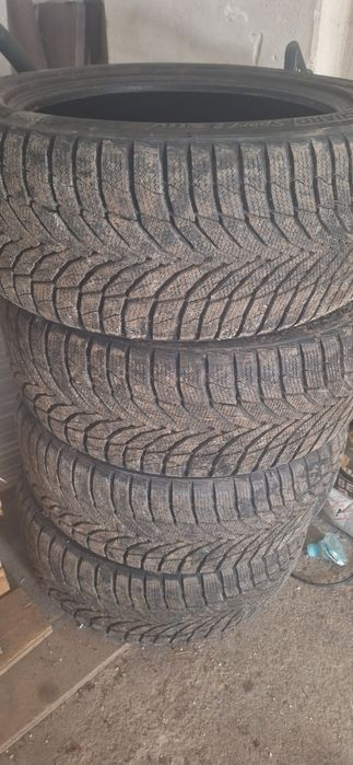 Opony 255/50/19 Nexen zimowe