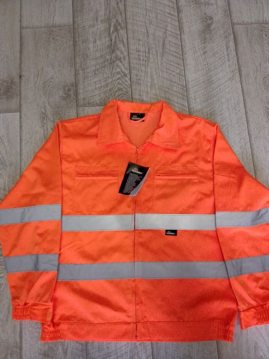 Продам новую куртку морскую,рабочую.Размер L.