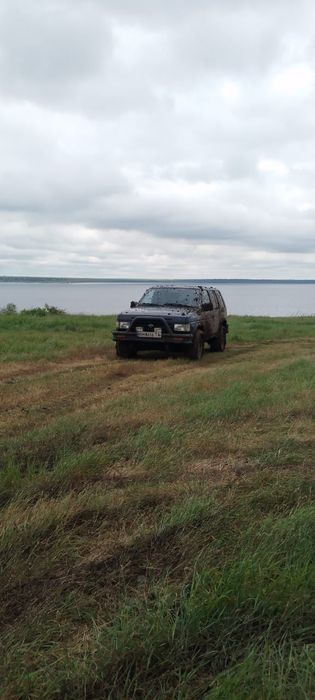 Nissan Terano першого покоління.