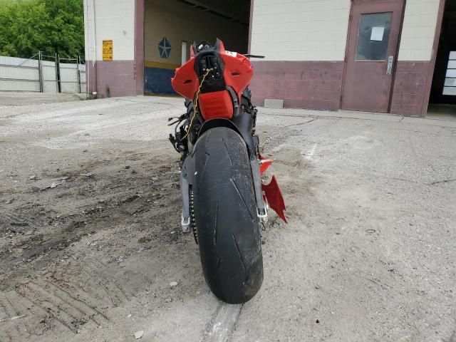 ducati panigale v4s 2025