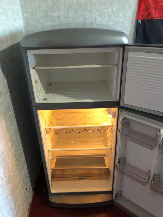 Продам холодильник gorenje. Не холодить