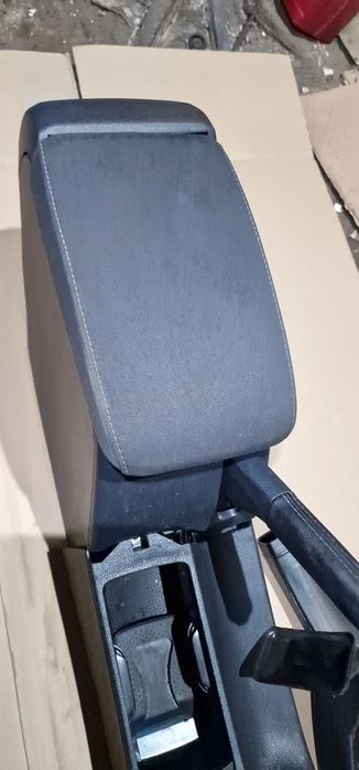 podłokietnik vw golf vi kompletny