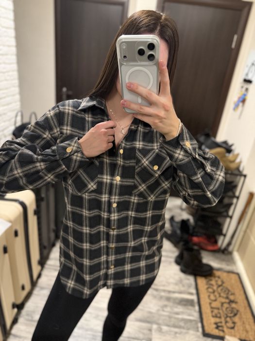 Жіноча картата сорочка