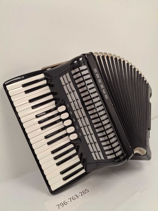 Akordeon Hohner Concerto IIIN ,bdb stan 72 basy,3 chóry, zamiana !!!