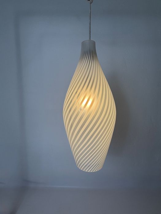 Lampa wisząca Murano Swirl – duża, oryginalna, lata 70.