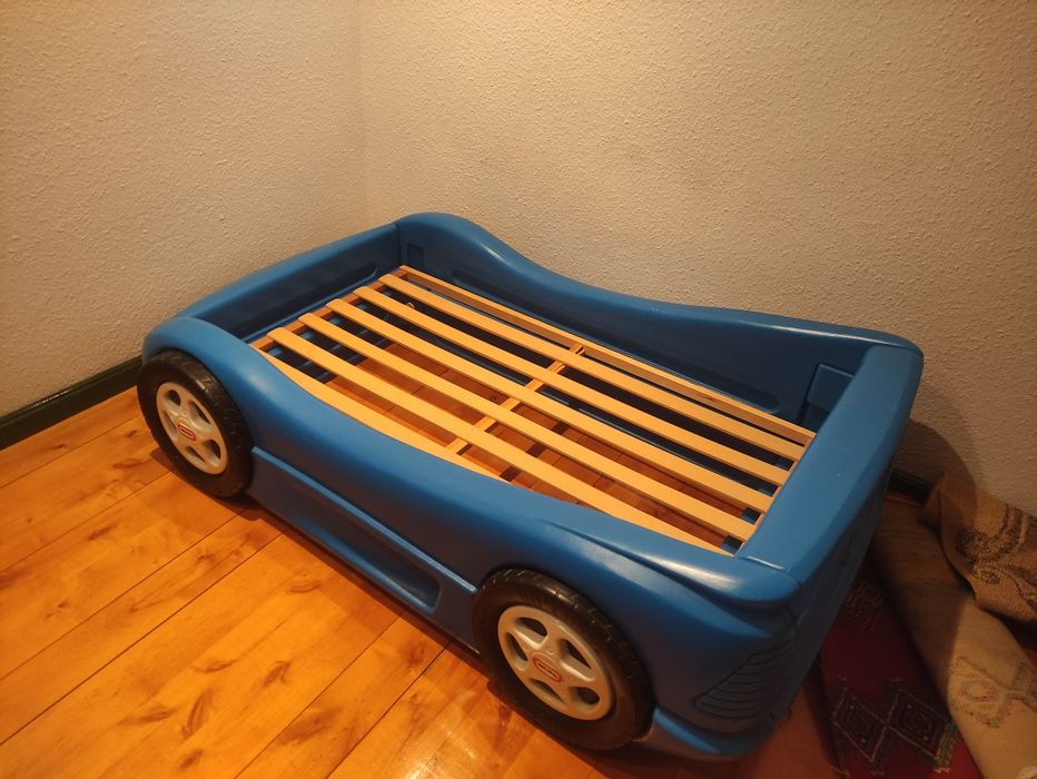 Łóżko dziecięce -auto