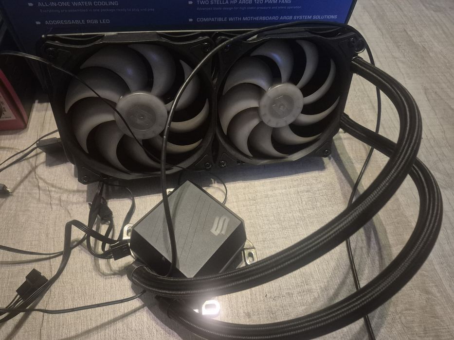 Podzespoły komputerowe - procesor, płyta główna, RAM, chłodzenie wodne