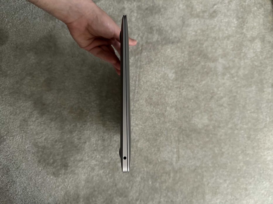 MacBook Air Retina 13.3 (2019) - Core i5 - 8GB SSD 128GB - Como novo