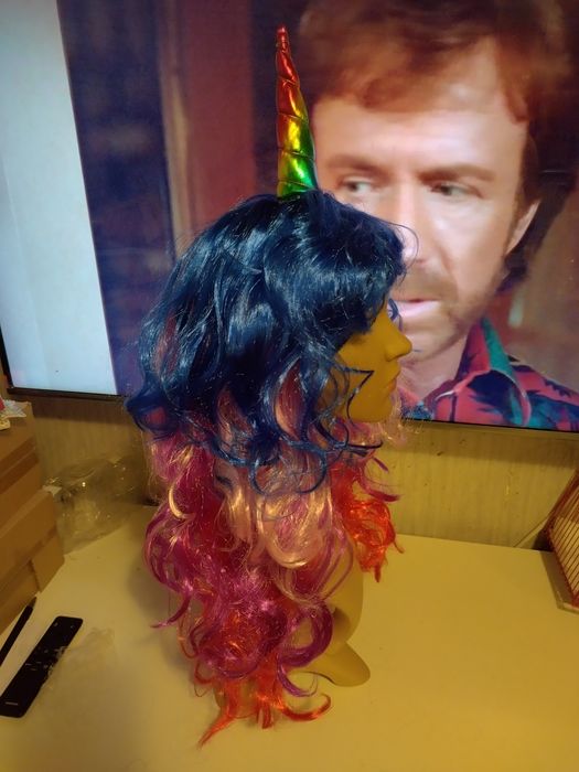 Peruka Długa Tęczowy Jednorożec kolorowy rog