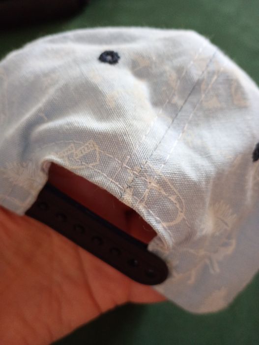 Czapki z daszkiem  dla  3-4 latka