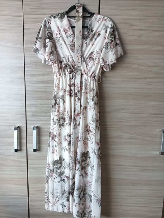 Sukienki - różne rozmiary- każda raz założona.