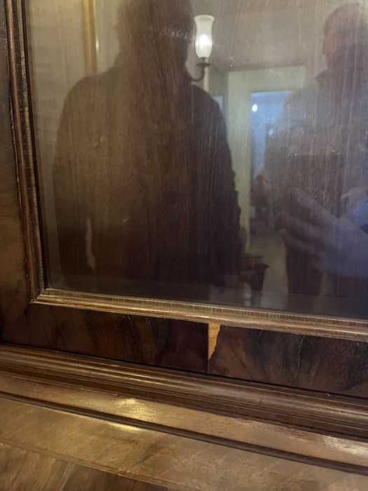 Vitrine-secretaria de madeira