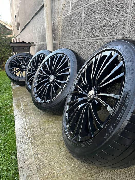 Диски з шинами.        .