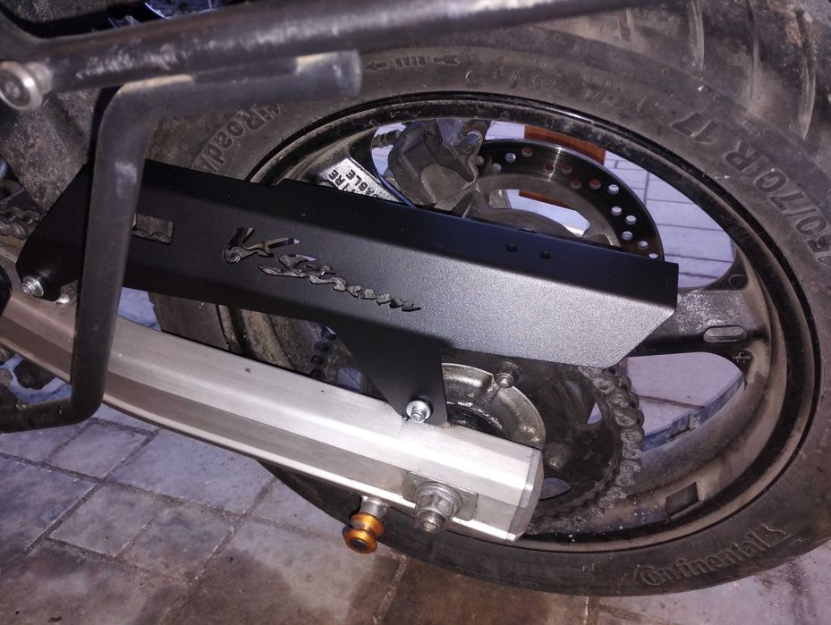 Osłona łańcucha Suzuki V Strom DL 650, 1000, 1050, KLV 1000