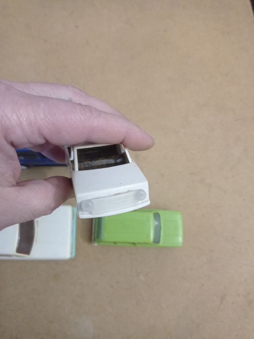 Продам игрушки машинки