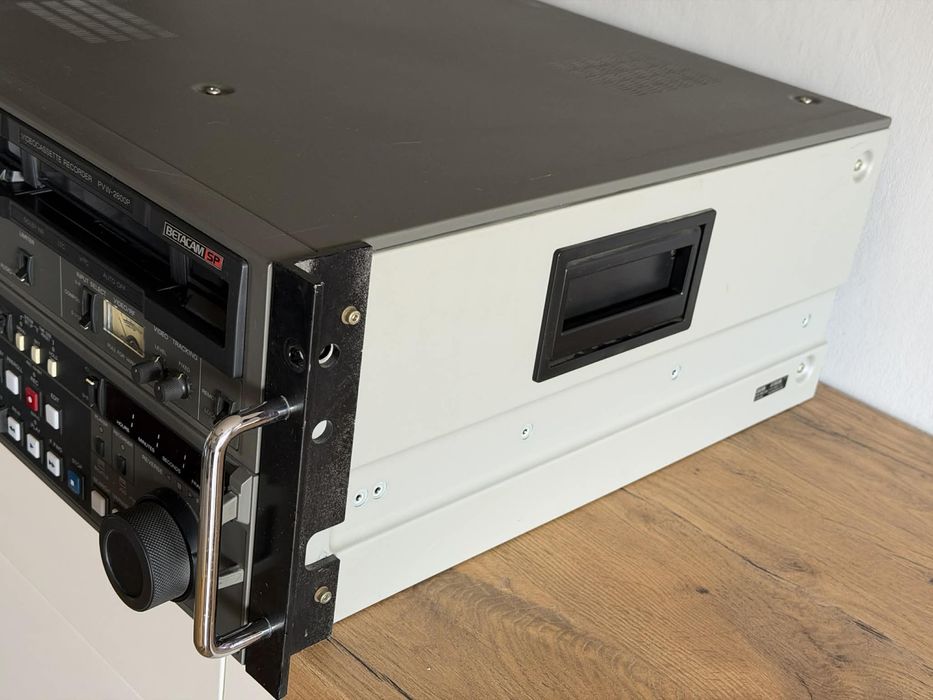 Sony Betacam SP PVW 2800P magnetowid studyjny broadcast rack