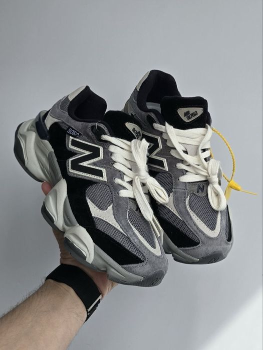 New Balance 9060 • Grey / Black •