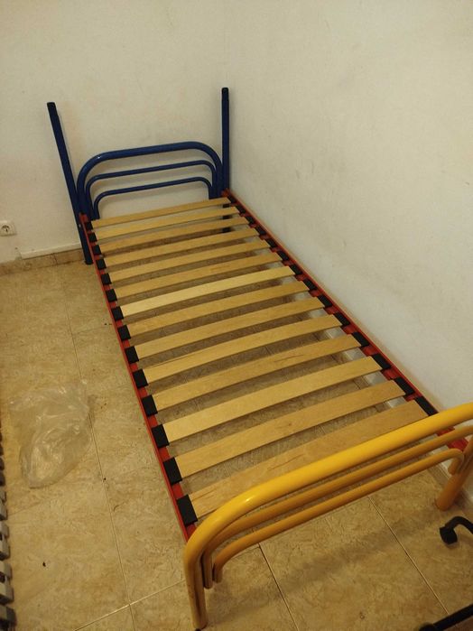 Estraturas de cama de criancas