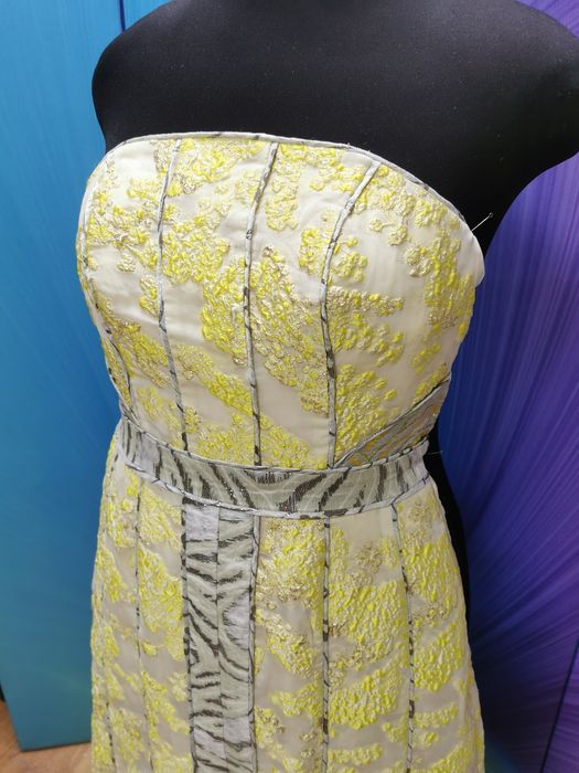 Роскошное платье, колоборация Yellow strapless H&M Concious Exlusive, Жаккард