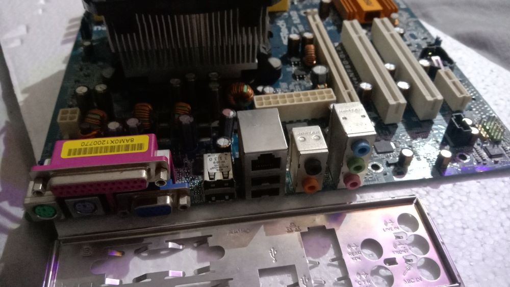 ASRock ALiveNF6G-Glan