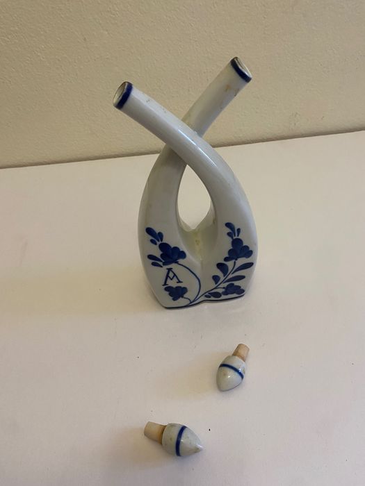 Galheteiro em louça tradicional de Viana do Castelo pintada a mão