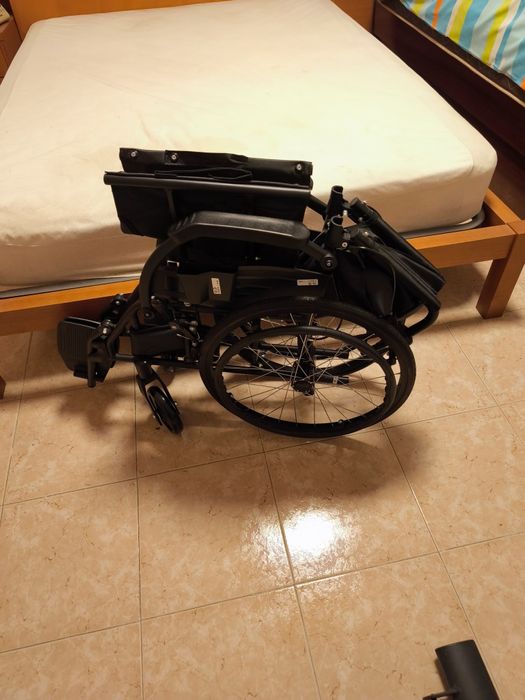 Cadeira de rodas dobrável + Almofada acento