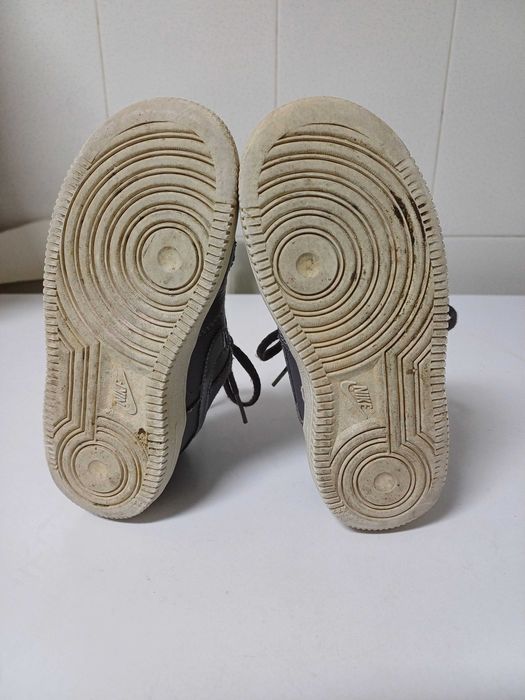 Ténis NIKE cinzentos Nº28