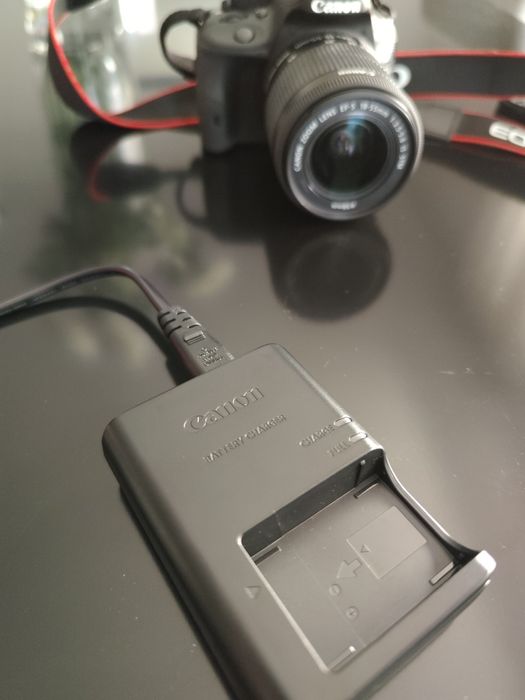 Máquina Fotográfica Canon EOS 100D *como Nova*