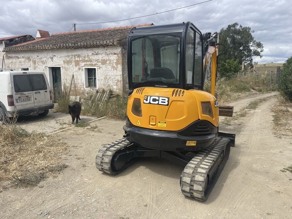 JCB8025zts (2.8T), 2018, 2800h, 3 baldes engate rápido, CEE, entrega