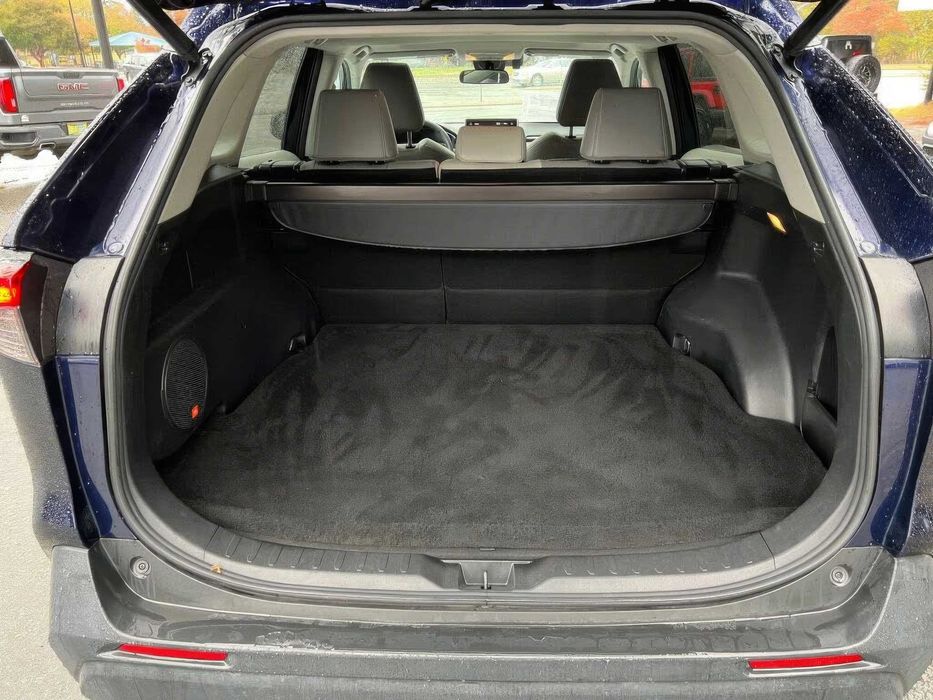 Toyota RAV4 XLE Premium      2020