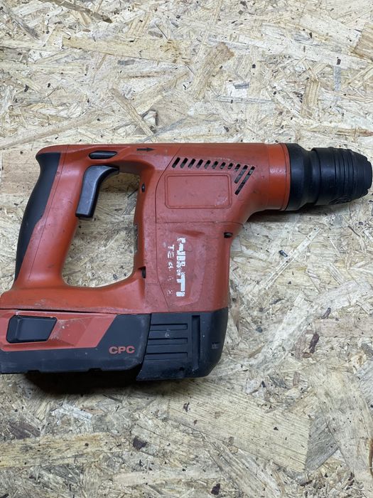 Młotowiertarka hilti + bateria