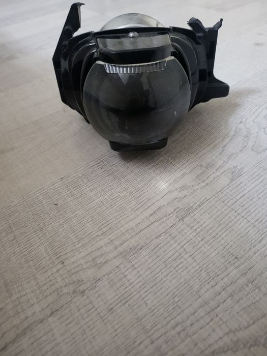 Продам  линзу светодиоднаые BMW x1 f48 Адаптированы