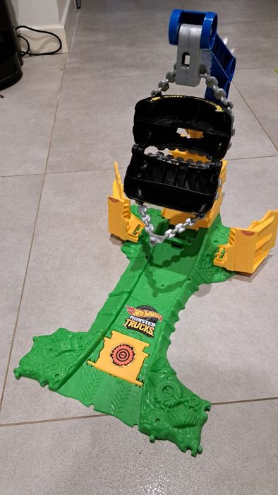 Tor hot wheels wyrzutnia