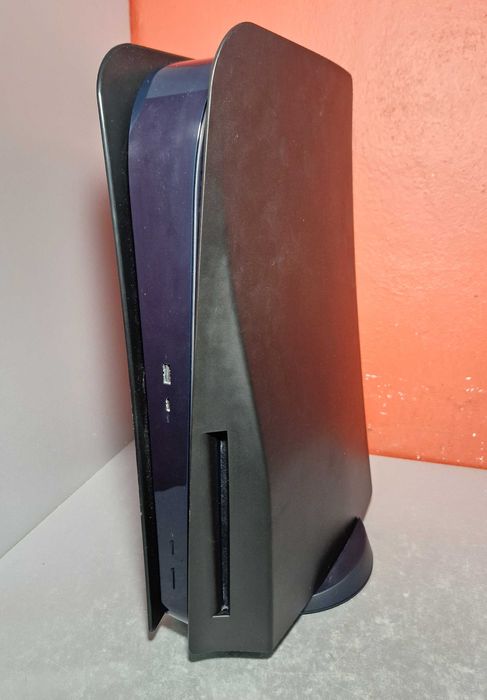 Konsola Playstation 5 825GB z napędem+ 2 pady+ akcesoria
