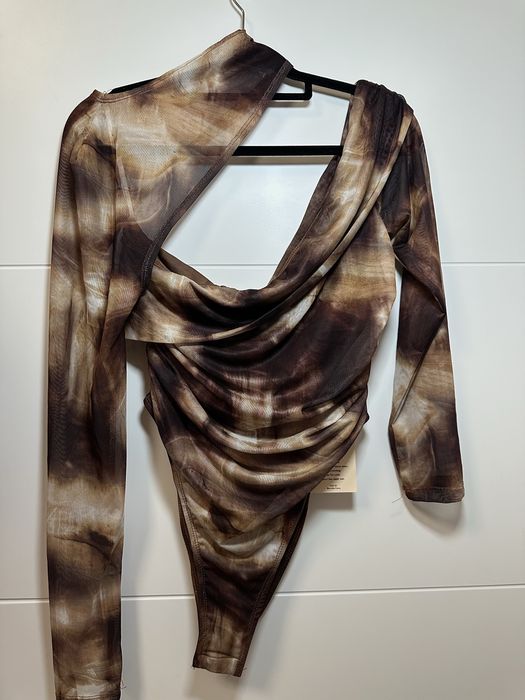 Body com gola assimétrica Tie Dye