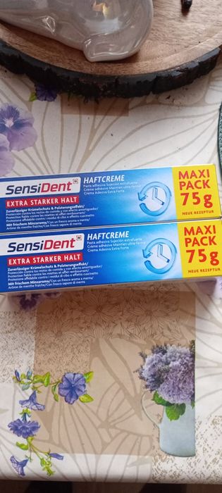 Klej do protez sensident