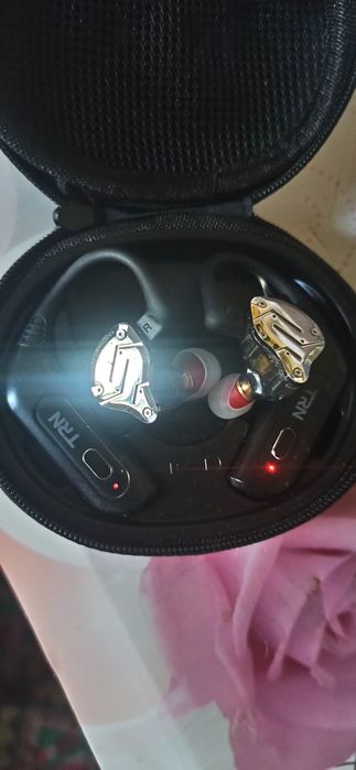 TRN блютуз гарнітура.