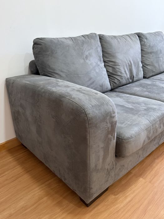 Sofá Cinza com Chaise longue