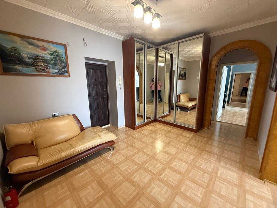 Продам большую 2к квартиру  в  ЖК Созидатель на Рабочей (середина)