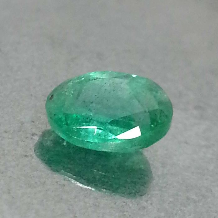 Esmeralda 0.75 ct + certificado IGI