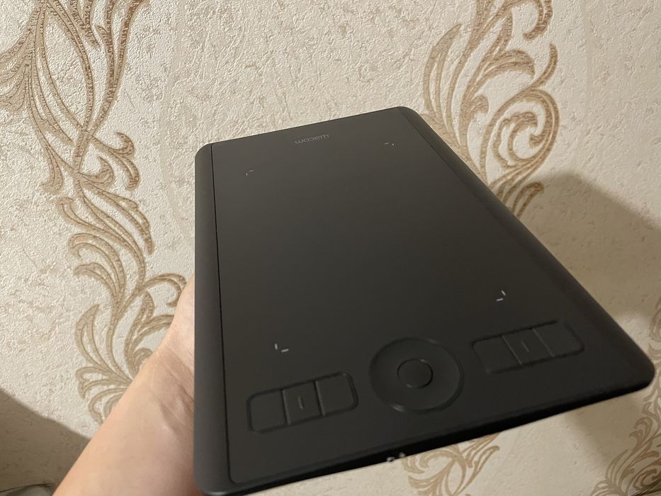 Графический планшет Wacom Intuos Pro S PTH460