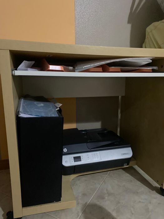 Secretaria Castanha Clara com Arrumações e Gaveta