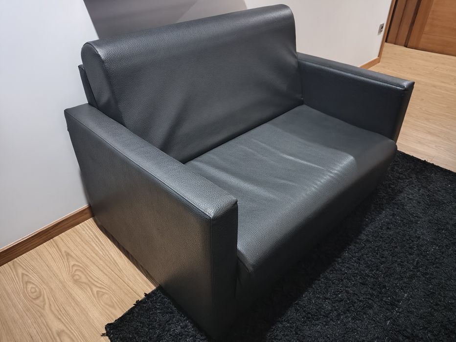 Sofá Cama - Pele sintética