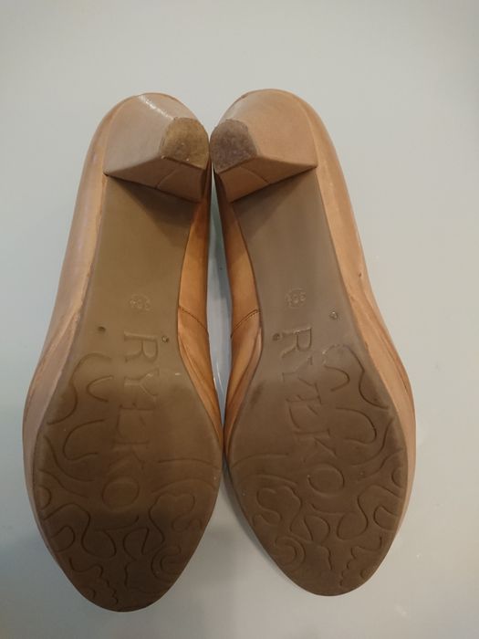 Buty damskie na obcasie RYŁKO
