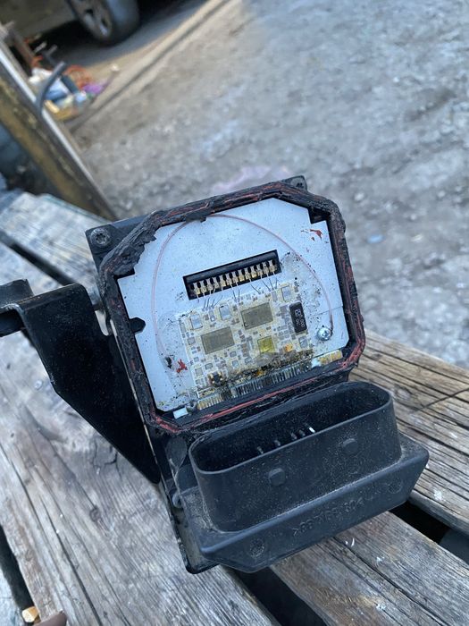 Продам Блок абс е39 001