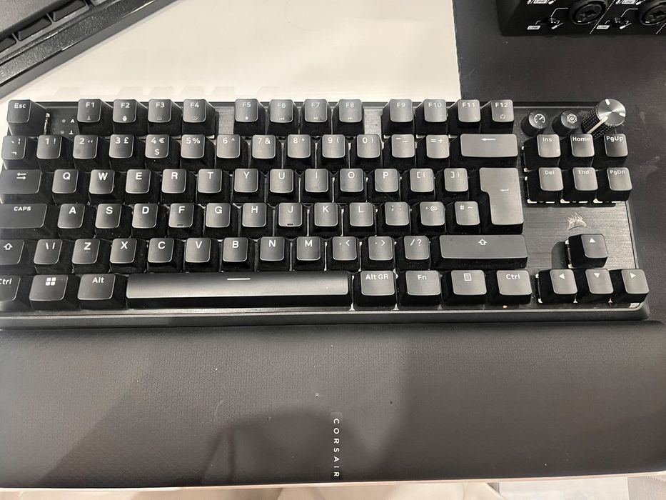 Teclado corsair k70 pro tkl